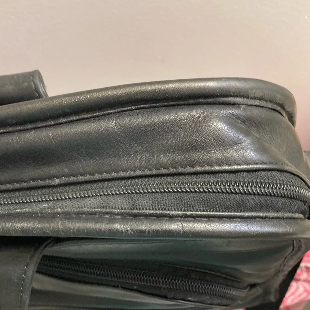 Tumi black leather mens briefcase bag